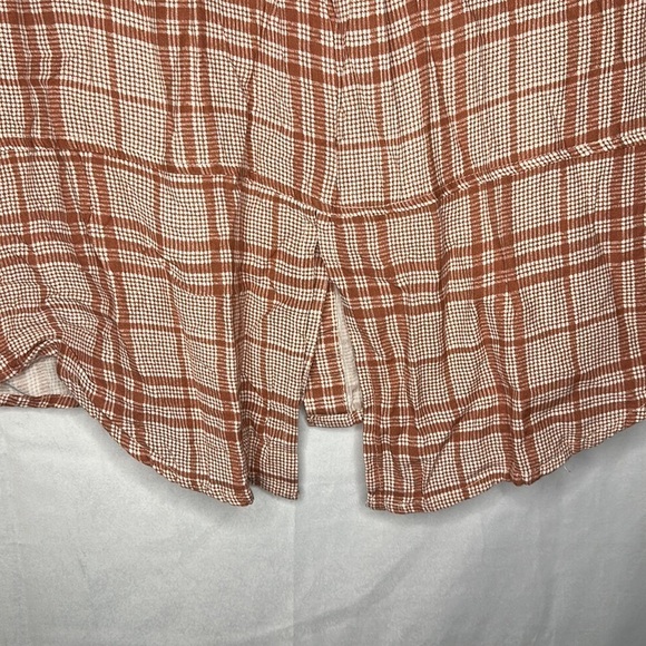 SIM & SAM SLEEVELESS PLAID BUTTON DOWN BLOUSE (M) - Picture 7 of 8